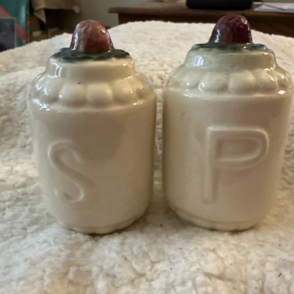 Vtg Brush McCoy Three Leaf Clover Art Deco Salt & Pepper Shaker Set 1940s